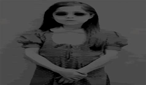 scary gif|scary girl gif.